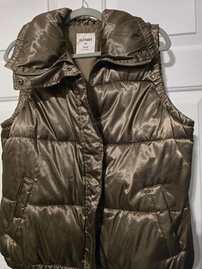 Old Navy Puffer Vest in Shiny Brown(Bronze Color)